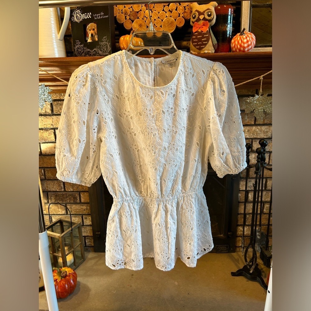 Universal Thread Ivory Eyelet Puff Sleeve Blouse